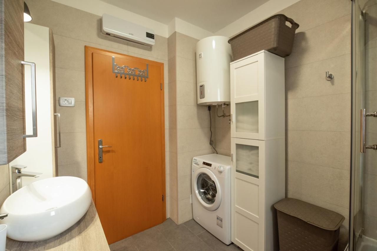 Seaview Apartment Lea Icici Exterior photo